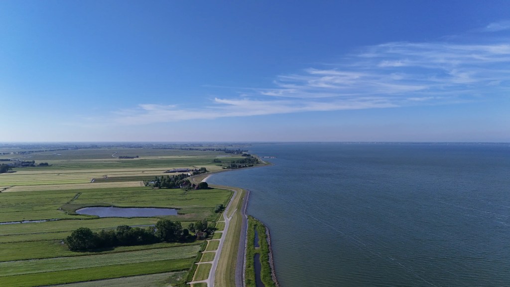 Ijselmeerdijk, the eastern coastline of Northern Holland.
